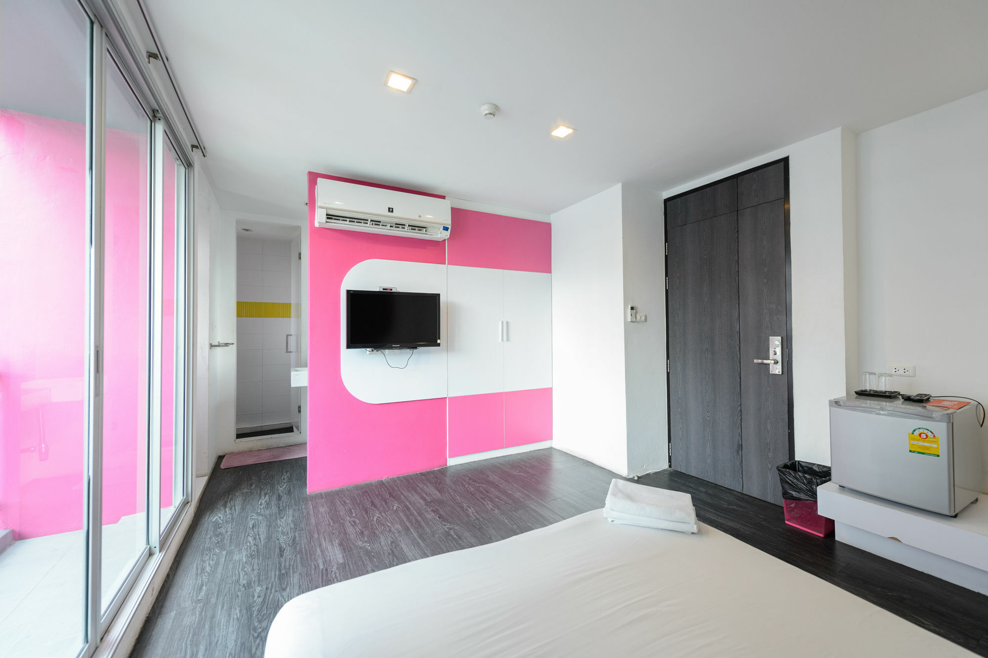 Asrama Cheqinn - Sukhumvit 4 Nana Plaza *